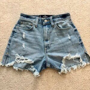 Hollister High-rise Mom Short Distressed Jean 000 23